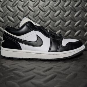 Air Jordan 1 low “Panda” DC0774-101 women's size 7
